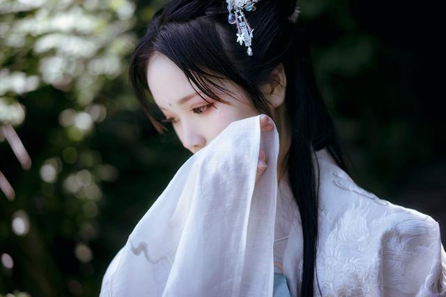 浪漫的爱情诗句，浪漫诗句（10句关于浪漫爱情的著名诗句）