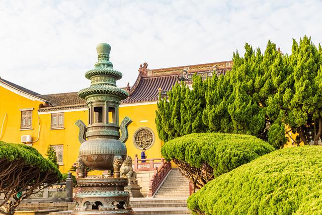 普陀山在哪里，普陀山在哪里坐船（走进普陀山）