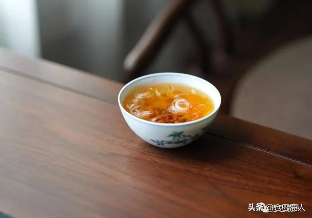 山中访友好词好句,山中访友的赏析(总有山月,待人归)