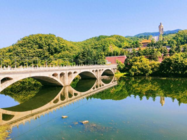 河南鲁山：中原大佛！