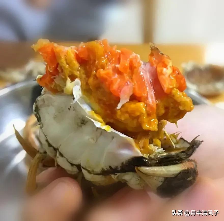 蒸大闸蟹不漏膏黄秘诀：正确清洗与处理技巧，锁住鲜美原汁原味