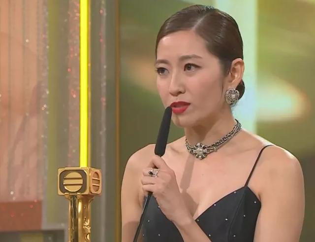 陈自瑶微博怎么了，陈自瑶微博（TVB颁奖后续才精彩）