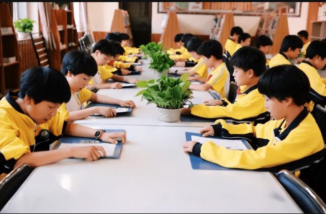 学生家庭情况怎么写，也能看出学生的家庭“贫富差距”