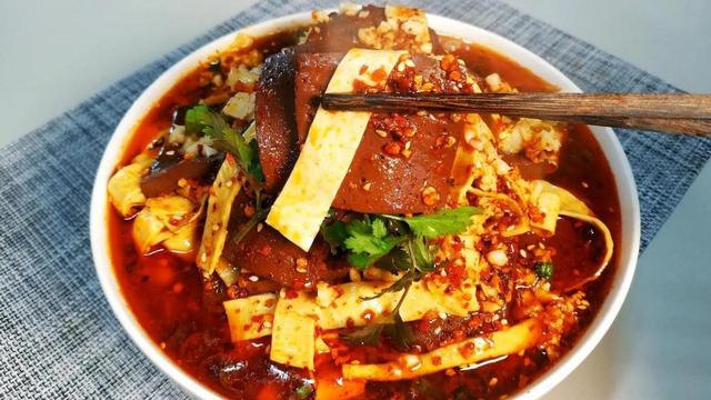 女人吃猪肝有什么好处，猪肝一周吃几次补血（多吃“4红3黑2绿”）