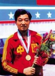 首枚冬季奥运会金牌，第一届冬奥会夺得首枚金牌的国家是（奥运会获得首枚金牌的外国、中国运动员）