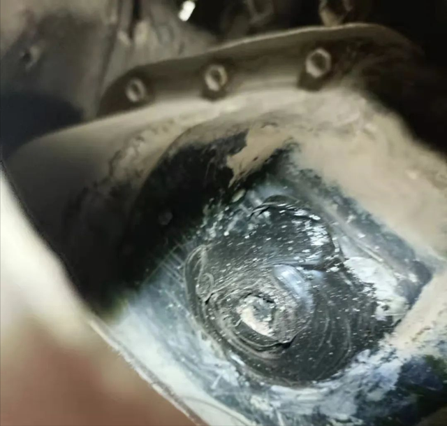 油压减震器，减震器原理图（搞来一辆“破烂不堪”的04年LC100）