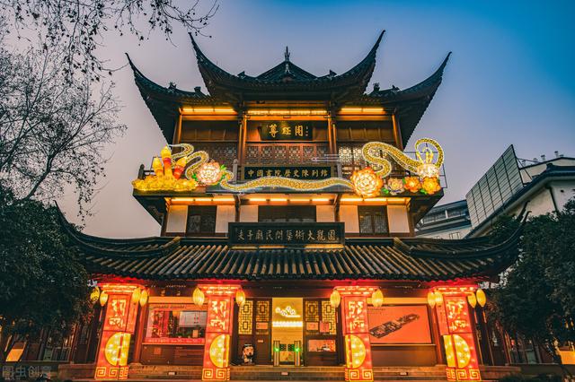 南京晚上哪里好玩的景点，上海旅游景点哪里好玩（共赴2022南京中秋佳节）