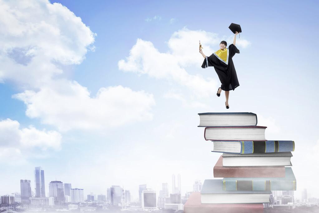 在职研究生考试（在职研究生考试难度大不大）