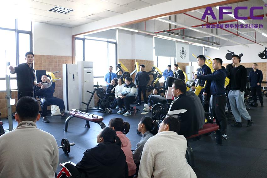 健身教练培训学校学费（健身教练培训学校学费需要多少钱呢）