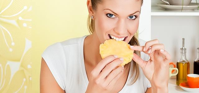 菠萝绿色的时候可以吃吗，金菠萝绿色能吃吗（但是要注意吃菠萝的“大忌”）