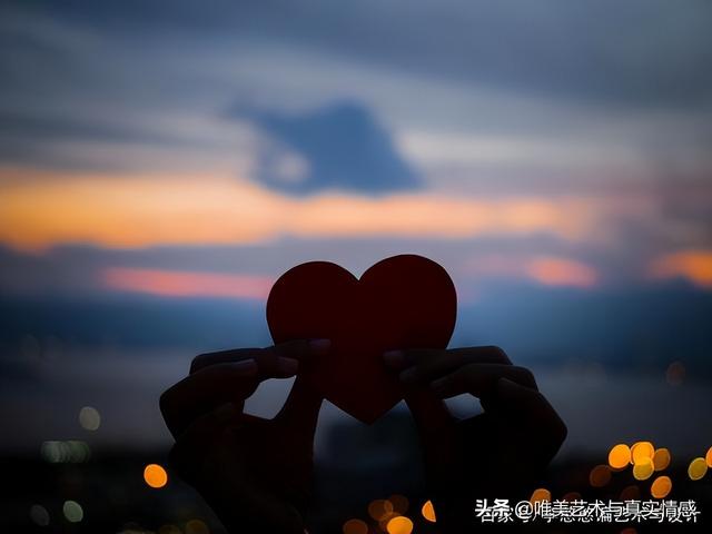 玉蝉吊坠的寓意是什么，玉蝉的寓意是什么（蝉除了寓意“知足常乐”还象征“爱情久长”）