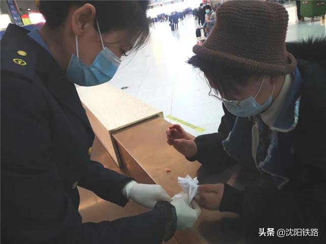 如何防止旅客烫伤，如何防止旅客烫伤发生（客运员小姐姐“救”在你身边）