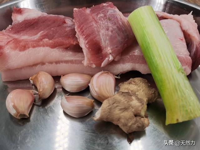 牙签肉的做法，外酥内嫩、酥香可口的牙签肉（牙签牛肉串的做法步骤）