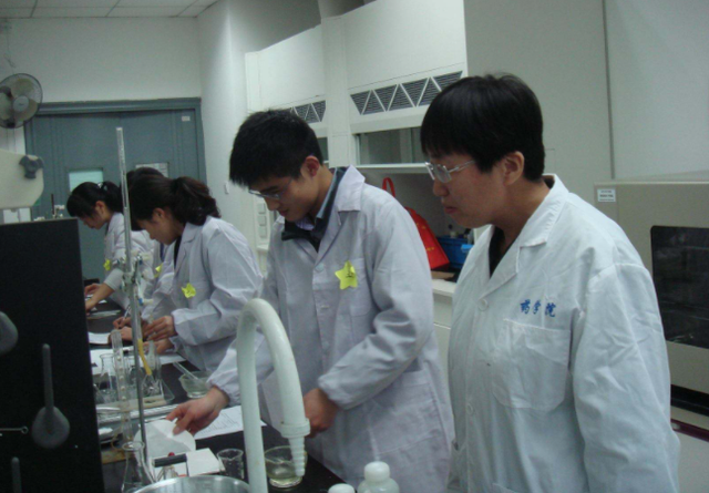 临床药学就业前景，临床药学就业前景到底怎么样（就业方向和前景怎么样）
