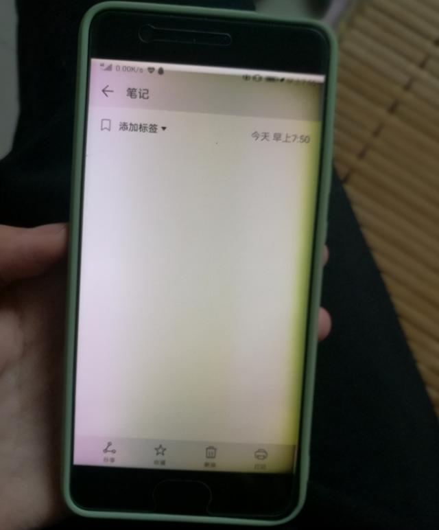 手机屏幕发黄是怎么回事，手机屏幕发黄颜色不正怎么办（手机寿命虽然没有固定年限）