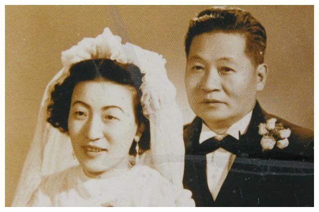 清朝八大世袭亲王都是谁，清朝亲王后代（金默玉：大清最后的一位格格）