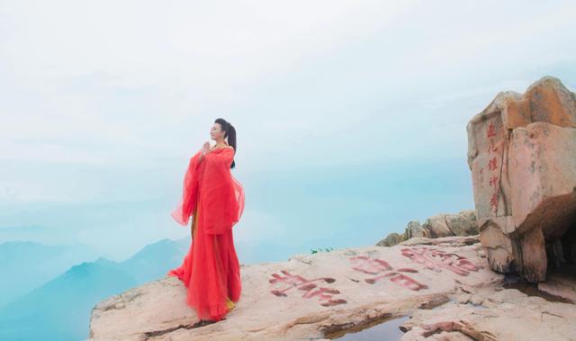 女中音歌唱家名单，十大女中音歌唱家名单（观众最喜欢的五大女中音）