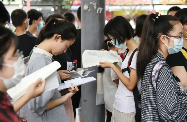 2022年高考全面禁止复读，2022年全面取消高考复读是真的吗（高考失利的学生还有机会吗）