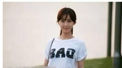 李菲儿：和黄晓明同居3年，因杨颖分手，35岁仍单身