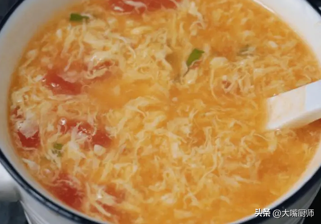 蛋花汤怎么煮比较好喝，鸡蛋蛋花汤怎么做好吃（做西红柿蛋花汤）