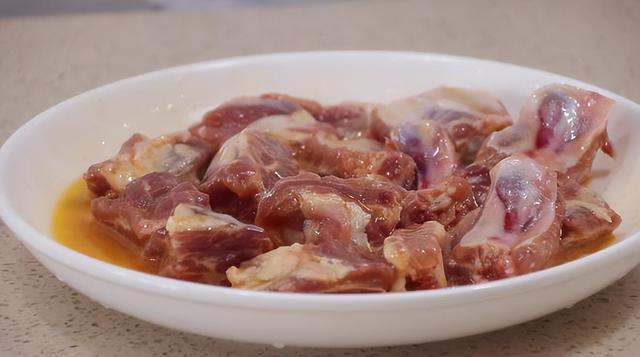 蒸排骨需要多长时间，排骨要蒸多久（排骨这4种做法）