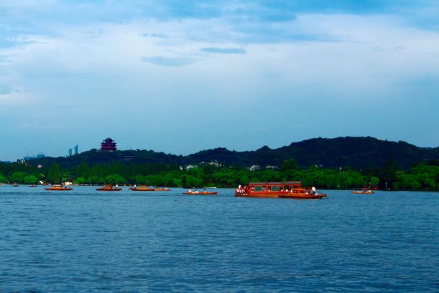 2022年情人节多少号 适合去哪里玩，2022年情人节多少号（2022年情人节打卡圣地）