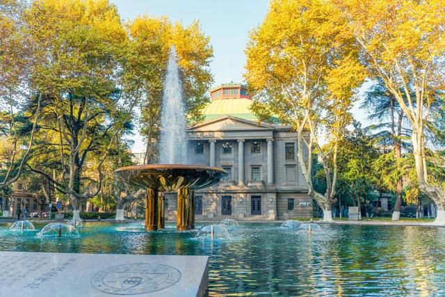 东南大学是几本，中国药科大学几本大学（高考成绩660+）