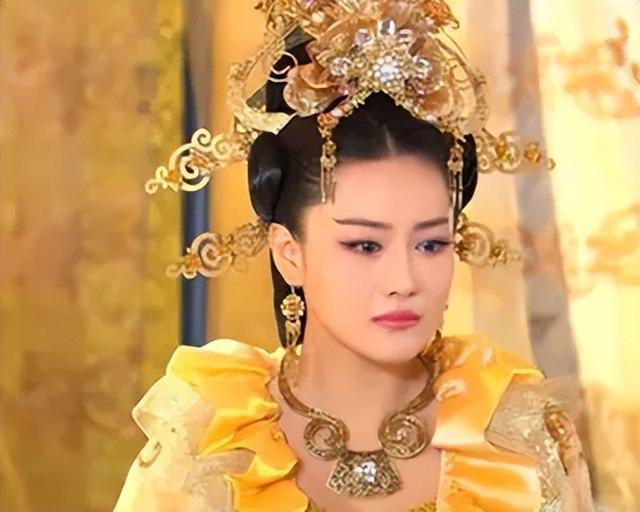 李晨张馨予生活照，张馨予写真 生活照（张馨予：游离吴卓羲和李晨后）