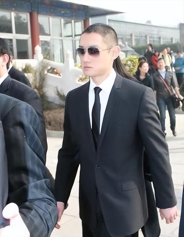 现在的汪雨，汪雨的老婆是干什么的（看到汪雨现在的样子）