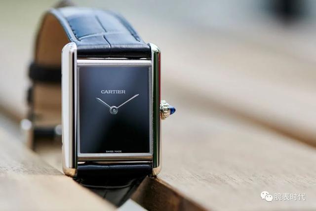 卡地亚tank什么档次，卡地亚tank大小尺寸（卡地亚最有品味的入门款Tank）