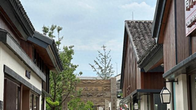 探访魔都新晋网红打卡地-蟠龙天地