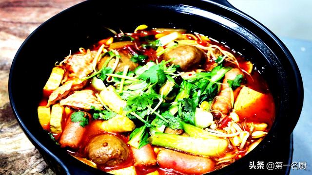 东北砂锅炖豆腐，天冷不懂吃砂锅可惜了
