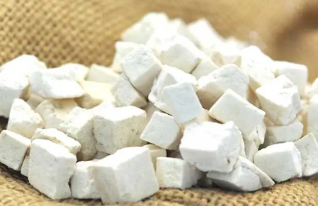 云苓和茯苓的区别，云苓与茯苓的区别（“茯苓茯苓、一吃就灵”）