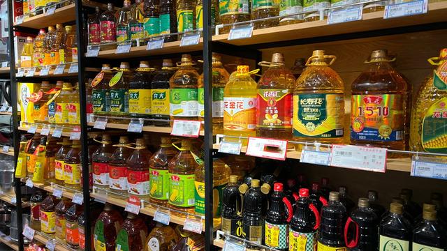 如何挑选葵花油，怎样挑选好的葵花籽油（只要油桶上有这2个字）