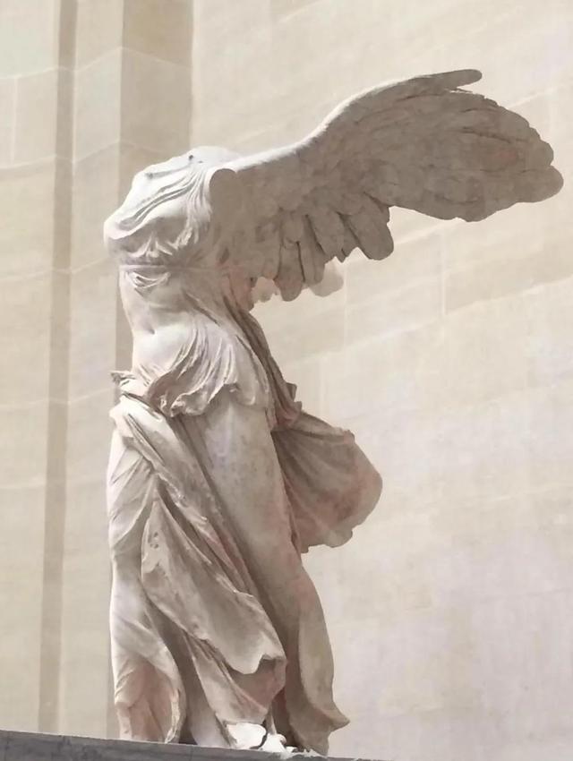 卢浮宫三宝之谜，卢浮宫三宝赏析之《胜利女神像》