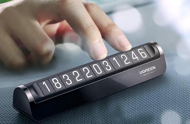 汽车摆件放什么好 汽车摆件怎么选择，汽车摆件放什么好（新车必备实用好物）