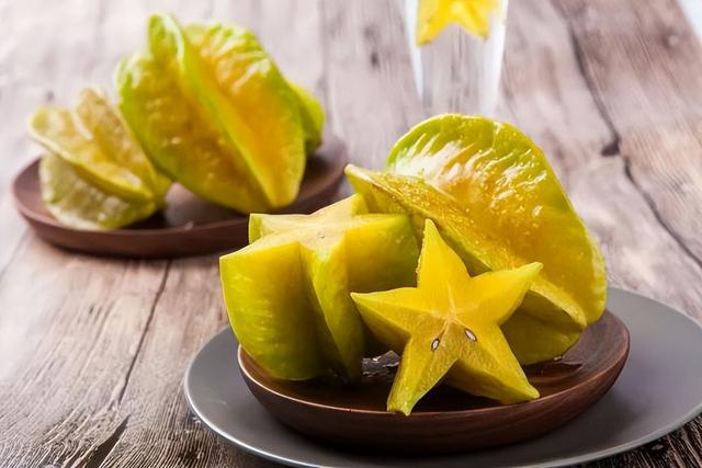 如何腌制酸杨桃，腌制酸杨桃的功效与作用（杨桃酸酸甜甜好想吃？且慢）