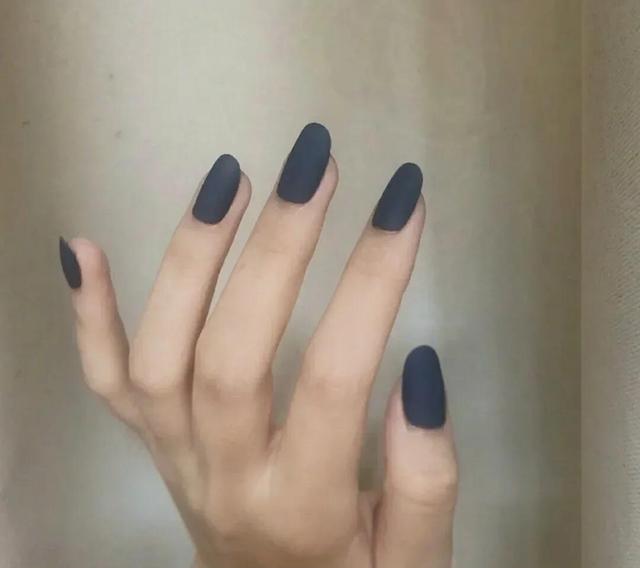 手黑黄适合的美甲颜色，适合黄黑皮的指甲油颜色（美甲♥适合黑黄皮的美甲）