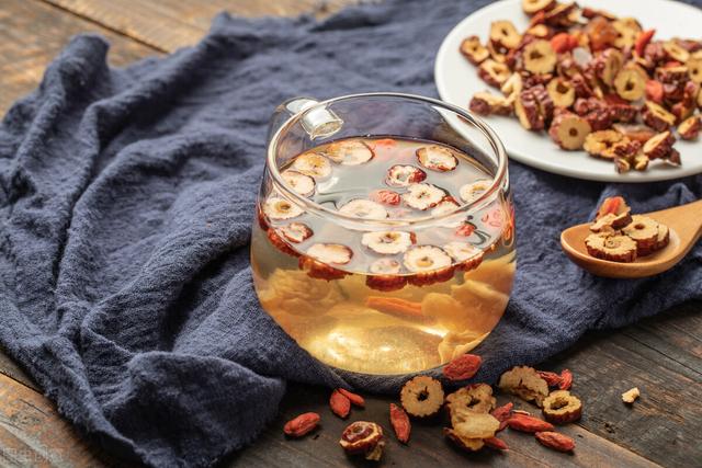 吃大枣有什么好处，常吃大枣有什么好处（药食同源—红枣，都有哪些功效）