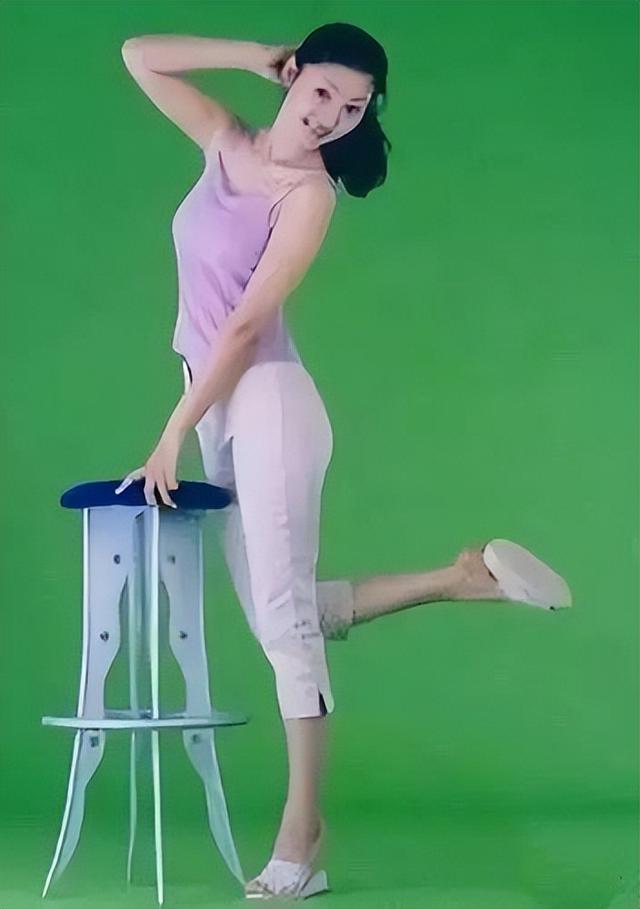 成龙洗发水广告词，成龙霸王广告词（国内男女星代言过的那些“沙雕”广告）