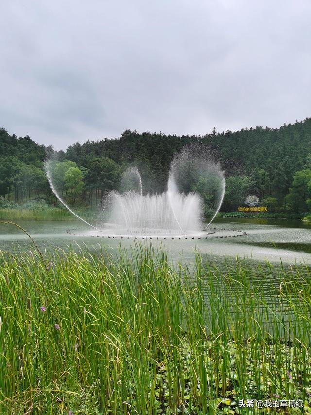 十一假期出游可畅玩银杏湖乐园，湖光山色风景迷人