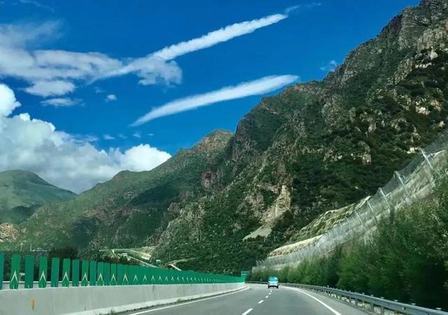 世界最大的峡谷，世界大峡谷（世界上最深的峡谷——雅鲁藏布江大峡谷）