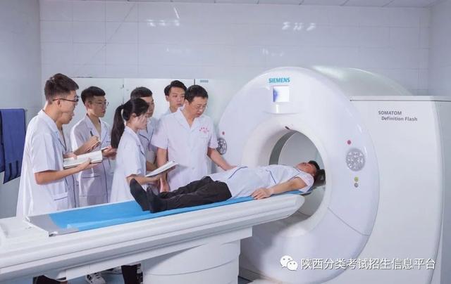 西安市所有五年制大专详细点，西安五年制大专有哪些（走进“省级示范院校”—西安医学高等专科学校）