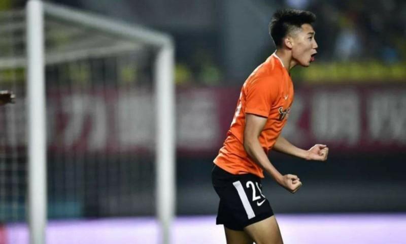 亚泰足球成员 足球报：亚泰4位注册门将伤了3位，很可能要派20岁的四门出战