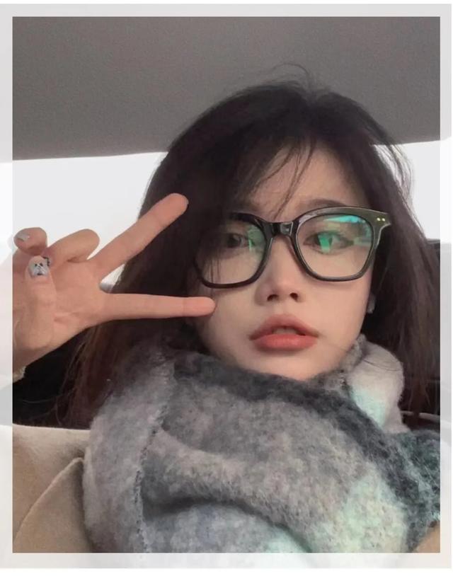 长脸适合什么眼镜，长脸男生适合什么眼镜（什么脸型戴什么眼镜）