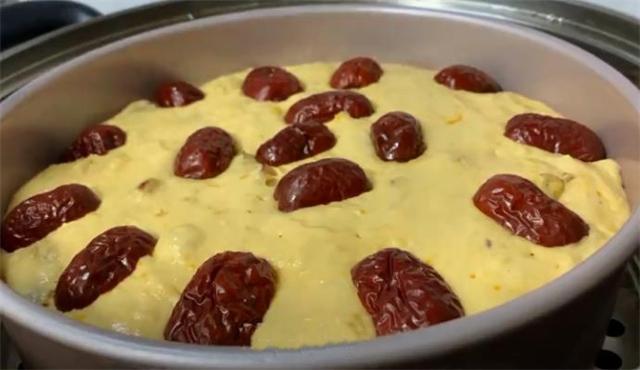 小米南瓜红枣粥，怎样做美味的南瓜红枣营养粥（半个南瓜加1把红枣）