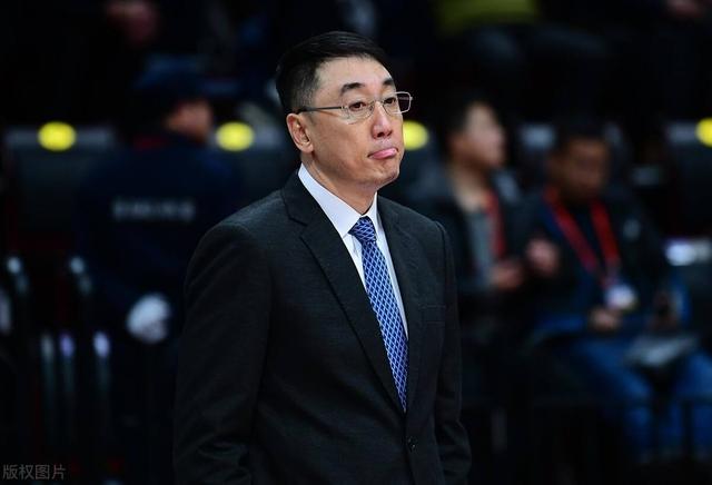 篮球的名人有哪些，篮球的名人有哪些人物（中国篮球历史TOP10巨星排名）