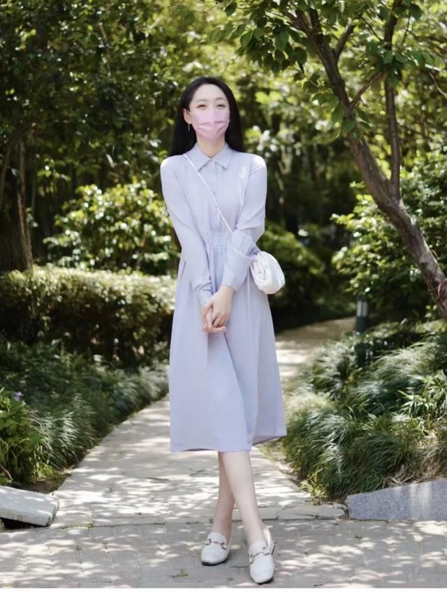 松紧腰连衣裙适合什么身材，松紧腰连衣裙的好处（上紧下松的收腰连衣裙适合什么身材）