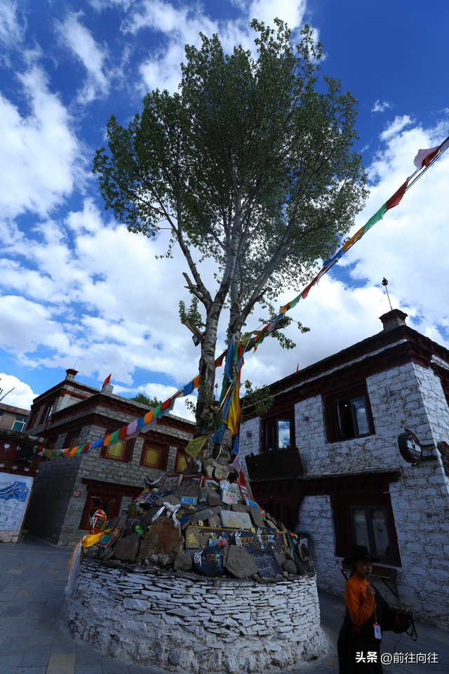 墨石公园属于哪个县城，墨石公园简介（必驾木格措墨石公园圣地理塘）