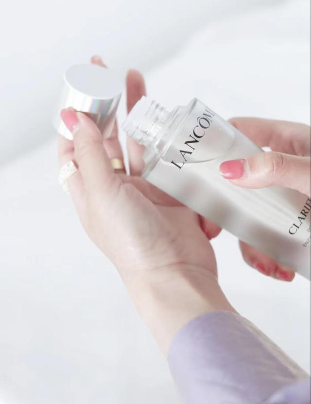 ipsa流金水，ipsa流金水功效有哪些（大牌精华水中的“四巨头”）